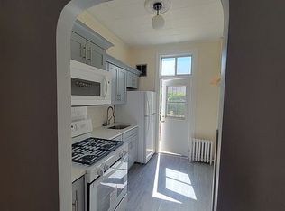 59-18 Gates Ave #1R, Ridgewood, NY 11385