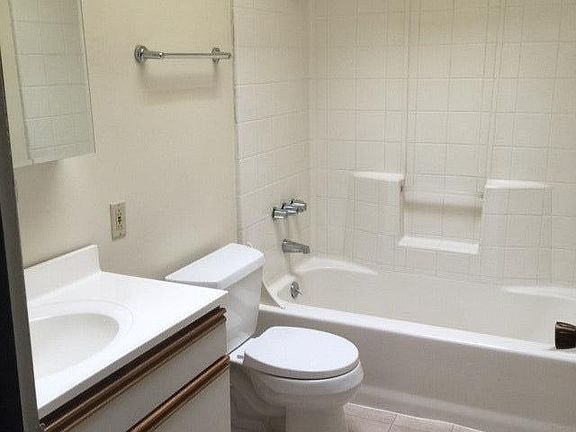 5th image of 2713 56th Ave NE