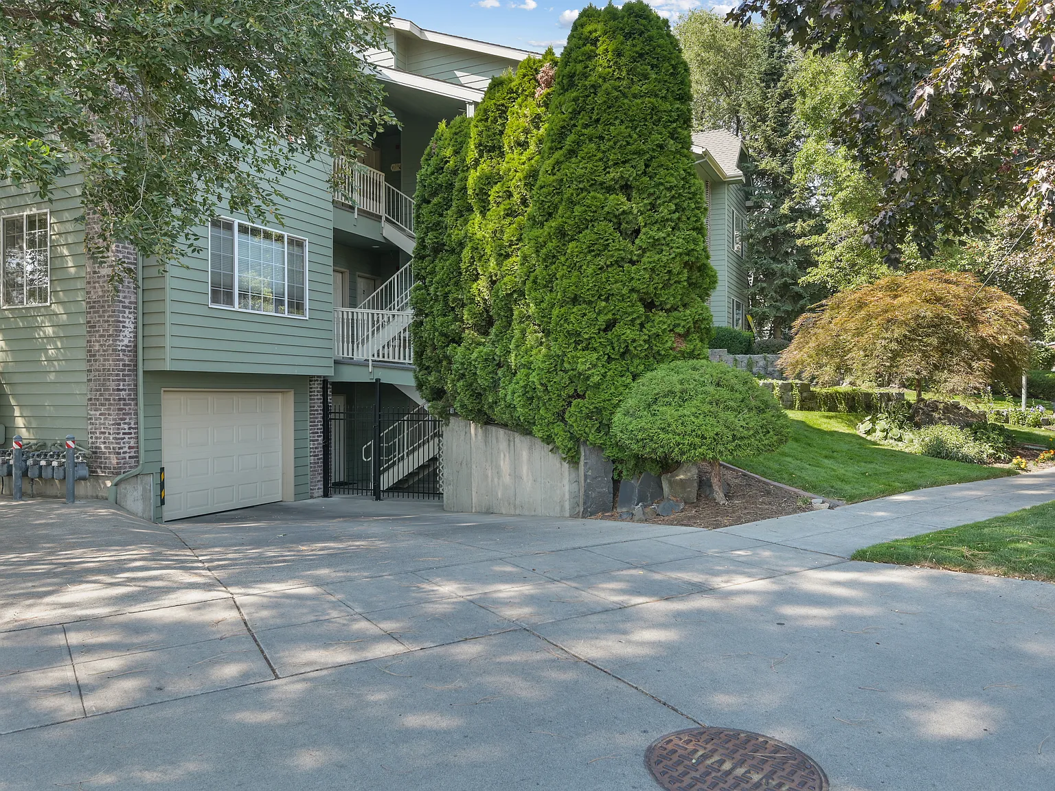 2 bed, 1396 sqft, $2,250 — Photo 2
