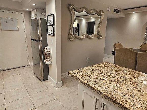5th image of 18081 Biscayne Blvd APT 602