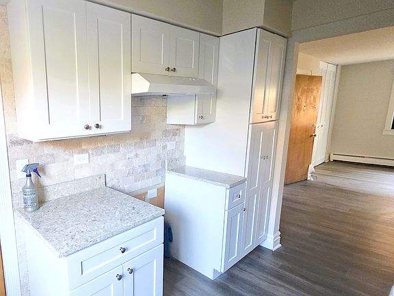 2nd image of 1640 W Jarvis Ave #G