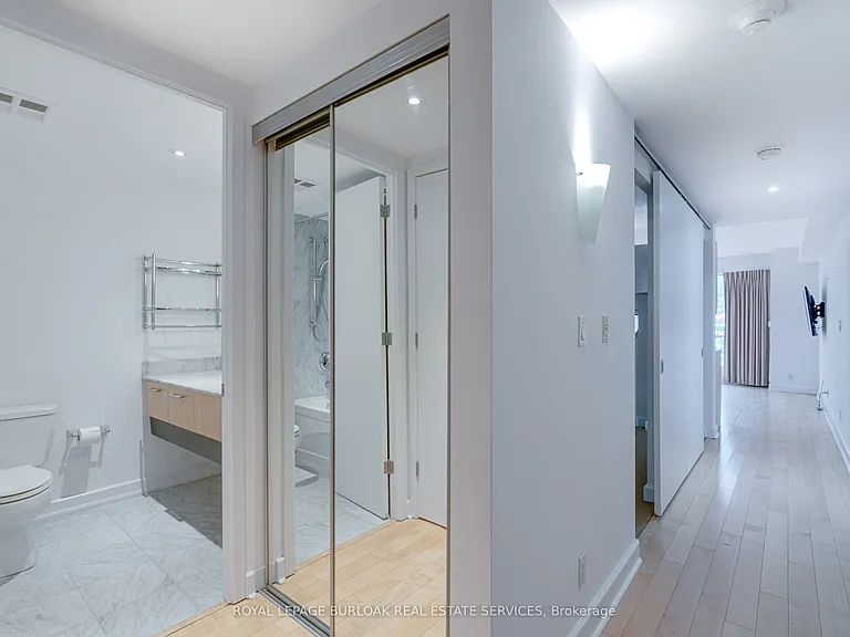 350 Wellington St W #M20 — Photo 7