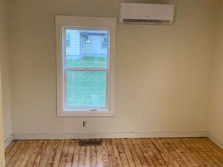 703 Main St — Photo 5
