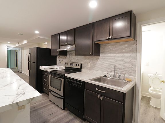 3rd image of 2126 Saint Paul St #B