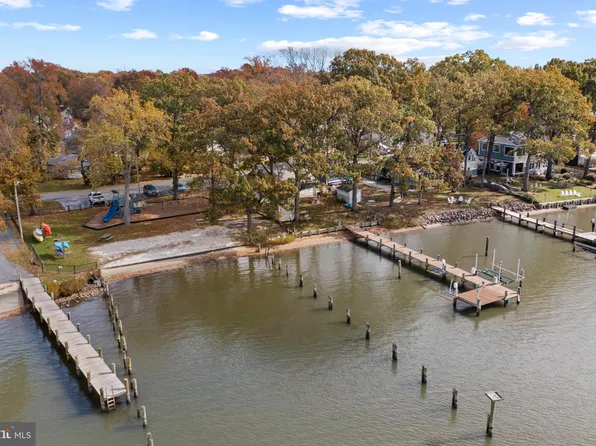 1207 Juniper St, Shady Side, MD 20764