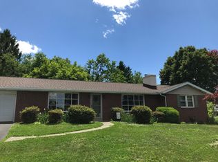 5576 Susan Rd, Coopersburg, PA 18036