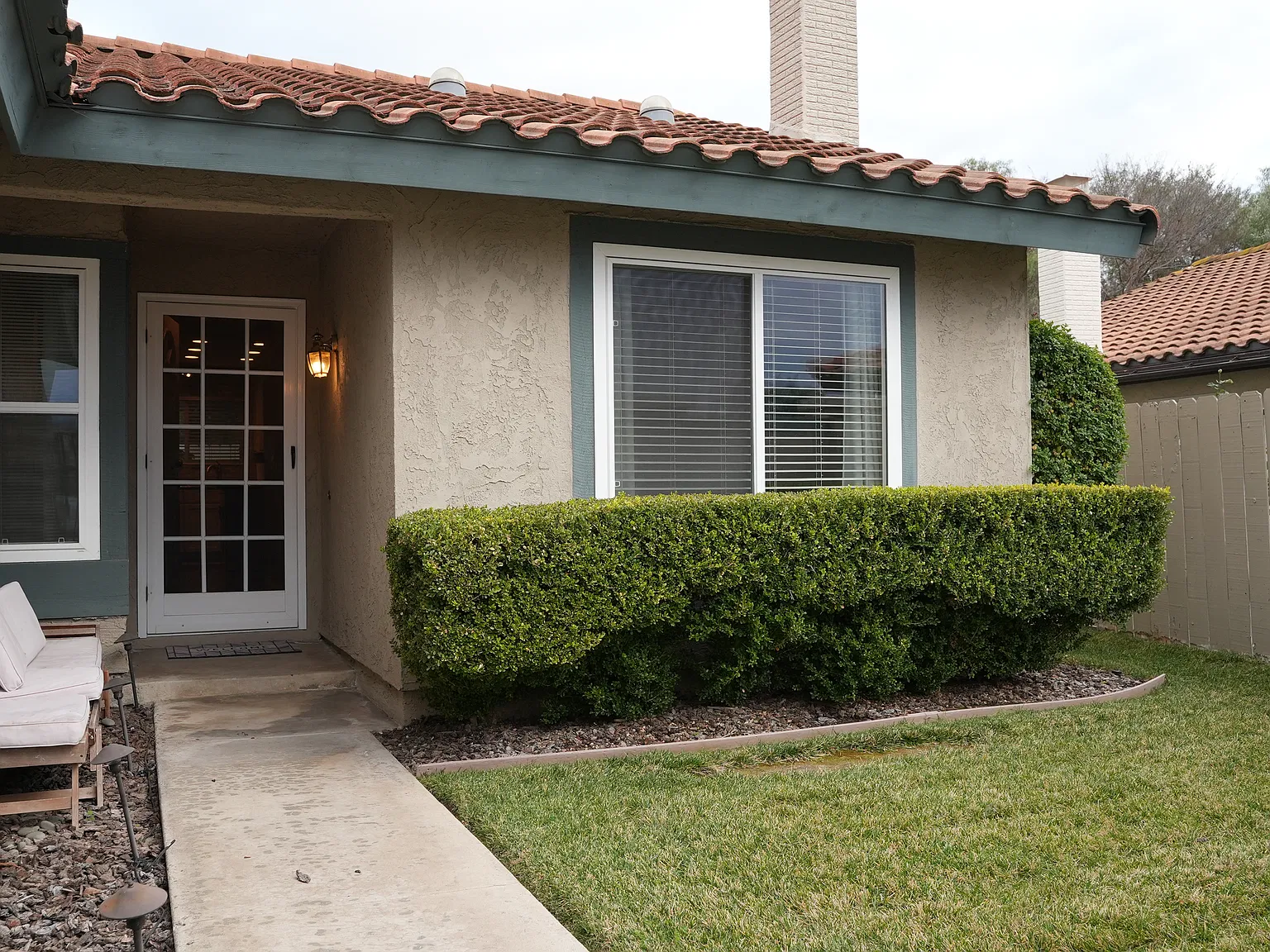 3 bed, 1200 sqft, $4,000 — Photo 2