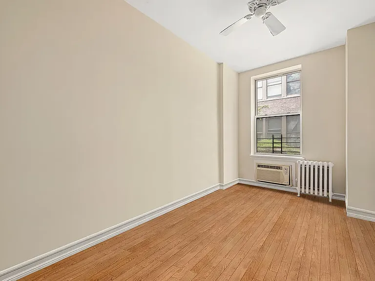 233 W 16th St #2 — Photo 8