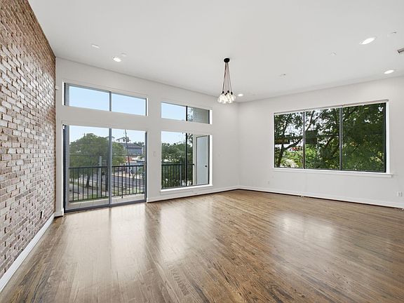 5th image of 1320 Welch St
