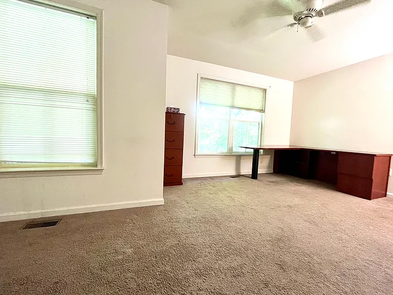 727 Evans St — Photo 11
