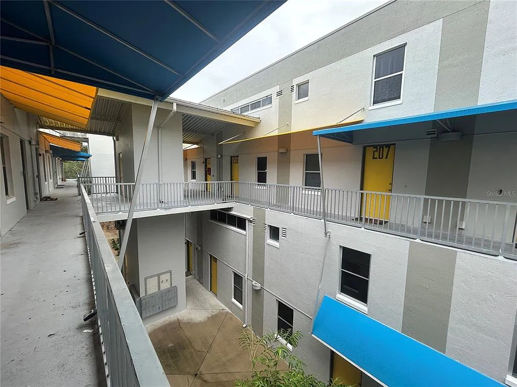 3 bed, 3.5 bath, 1400 sqft, $1,400 — Photo 1