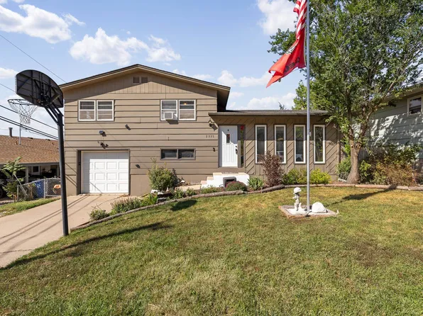 2225 Buena Vista Dr, Rapid City, SD 57702