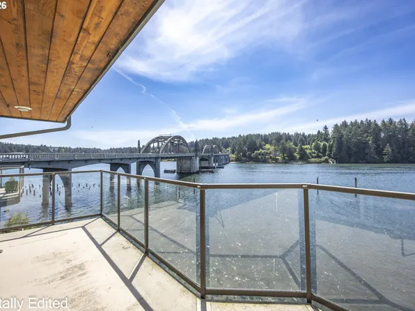 1220 Bay St #302, Florence, OR 97439