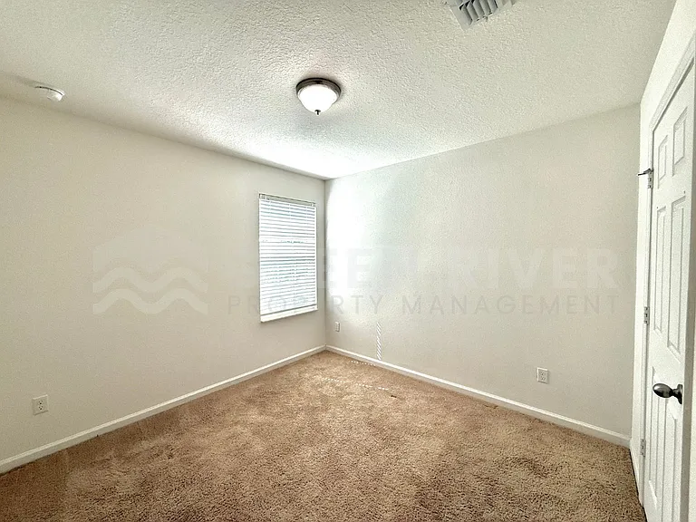8704 Lake George Cir W — Photo 25