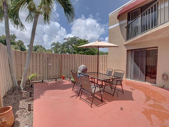 2nd image of 4175 Village Dr Unit D