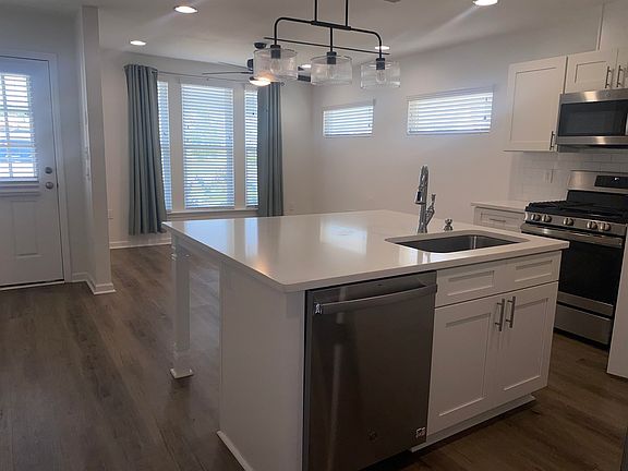 3rd image of 3611 Meadow Vista Ln