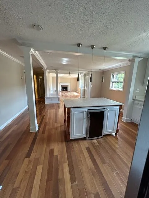 3 bed, 1442 sqft, $2,500 — Photo 2