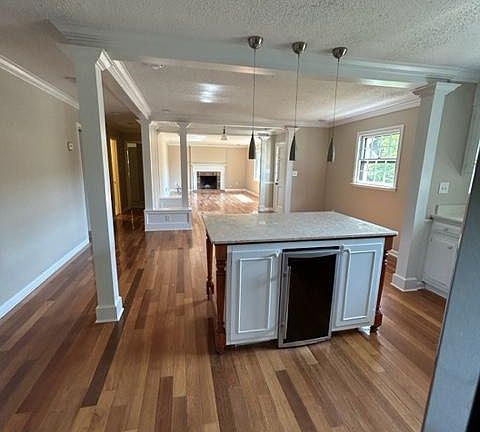 2nd image of 1507 Locust Cir SE