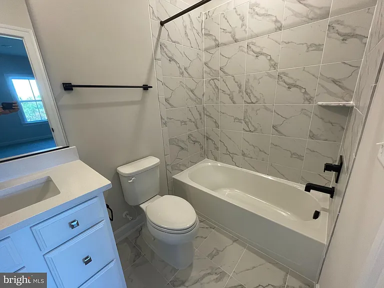 23324 Hastings Ridge Ct — Photo 33