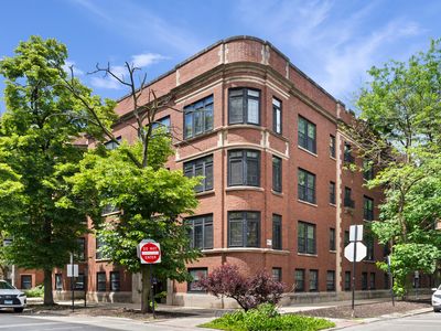 510 W Surf St APT 3, Chicago, IL, 60657