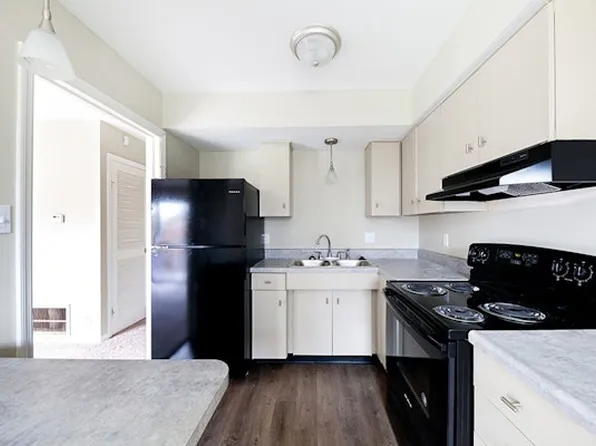 The Maywood at Speedway