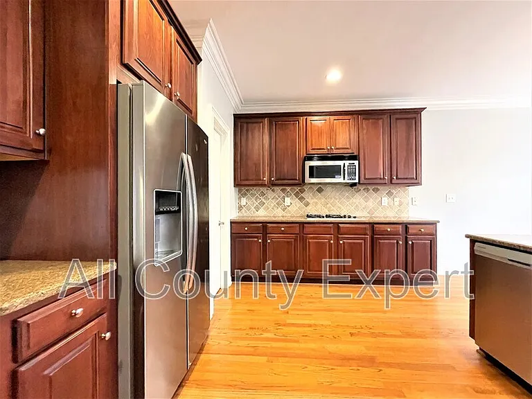 895 Lenox Ct NE — Photo 13