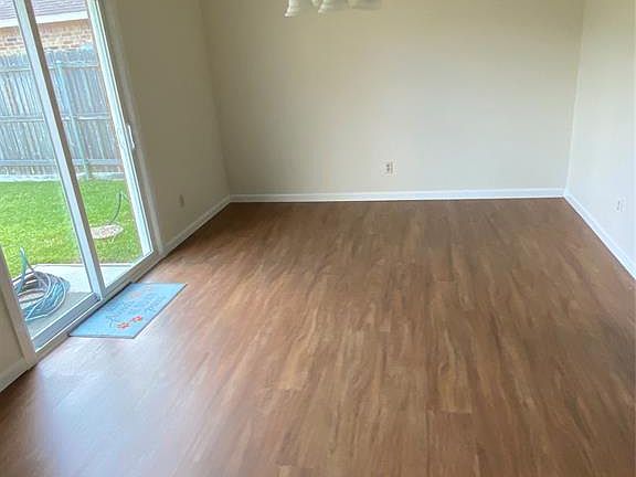4th image of 1829 Brazoria Dr