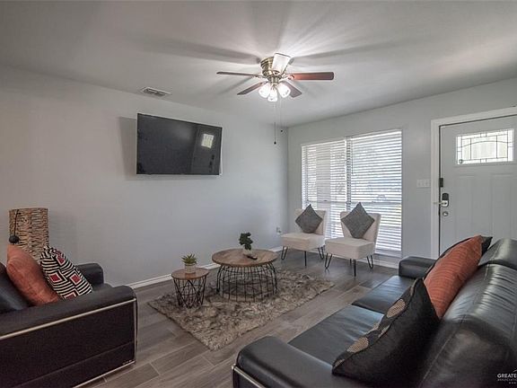 3rd image of 2517 Quince Ave