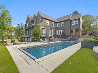 5600 State Line Rd, Mission Hills, KS 66208