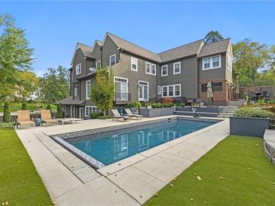 5600 State Line Rd, Mission Hills, KS, 66208