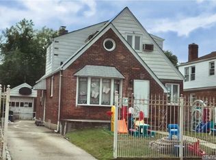 60-28 255th St, Little Neck, NY 11362