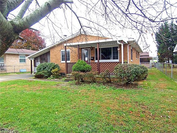 Level fenced in yard approx. 61 x 104 ft