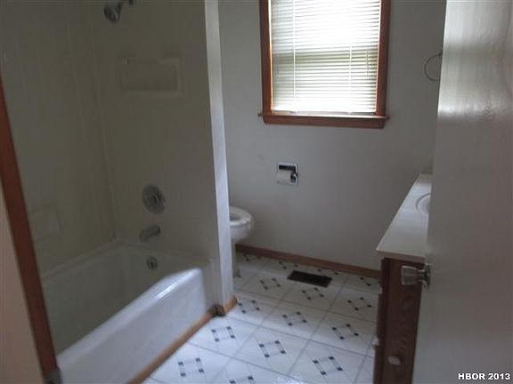 5th image of 120 E High St