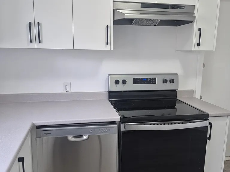 649 Rideau St #5 — Photo 21