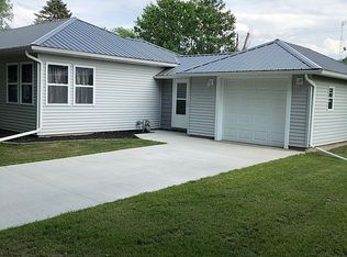 338 E Lynn St, Edgerton, OH 43517