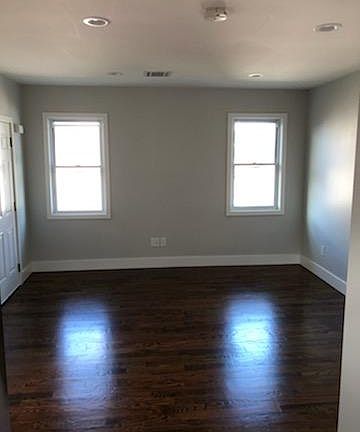 3rd image of 20 Alaska St Floor 2