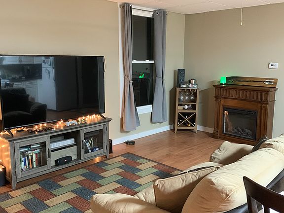 5th image of 17 S Main St #4