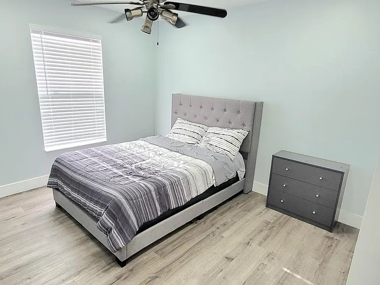 1328 Waterway Cove Dr — Photo 4