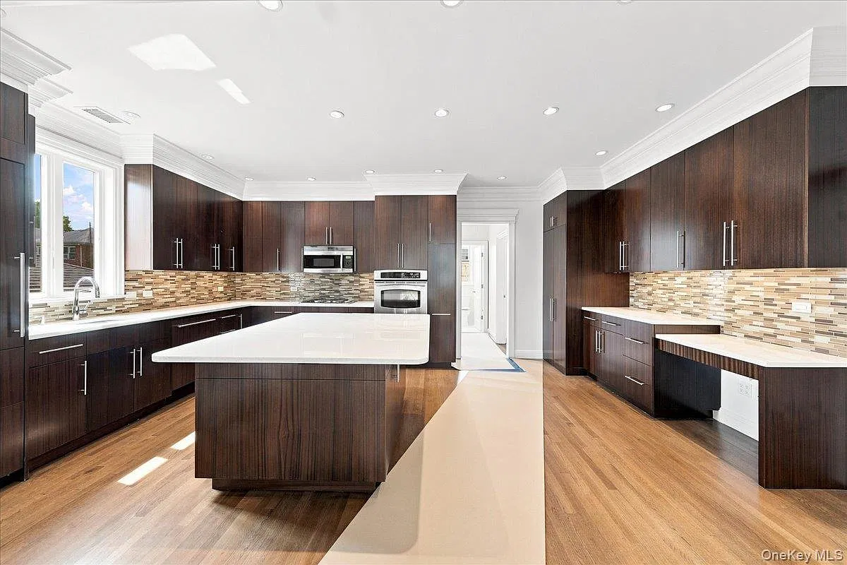 3533 Ropes Ave — Photo 3