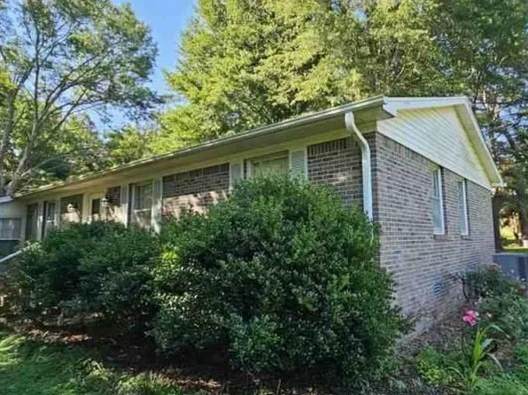 433 Henderson Rd, Jackson, TN 38305