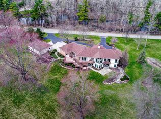 951 Morningstar Rd, Auburn, IN 46706