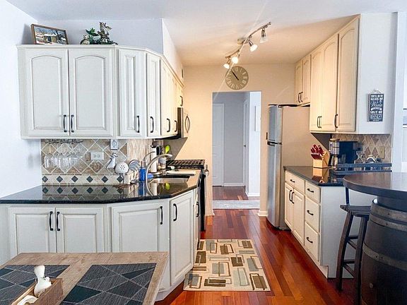 2nd image of 40 N Tower Rd APT 7L