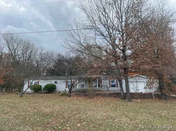 1 Lunar Ln, Holiday Island, AR 72631