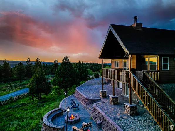 2595 W Canyon View Dr, Duck Creek Village, UT 84762