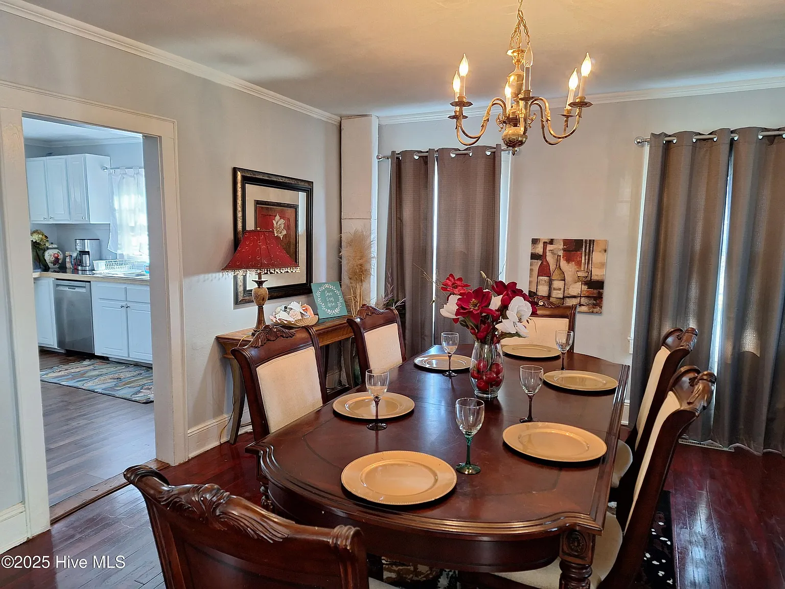 3 bed, 1.0 bath, $1,500 — Photo 4