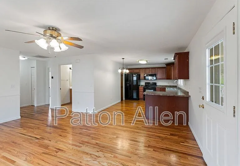 65 New Jersey Ave — Photo 4