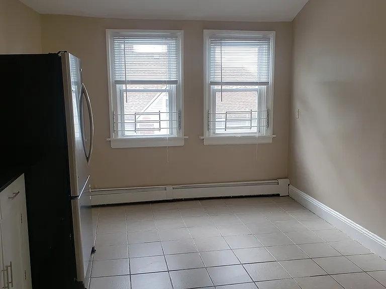 17-19 Mahl Ave #3 — Photo 14