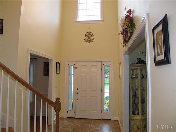 4th image of 208 Duncraig Dr
