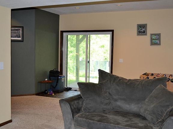 3rd image of 720 S Keller Ave