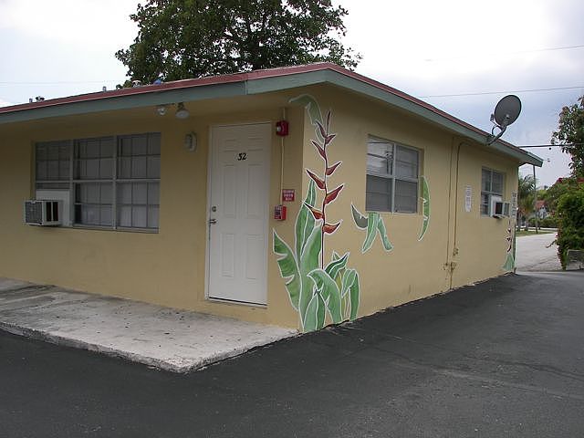 Large corner unit